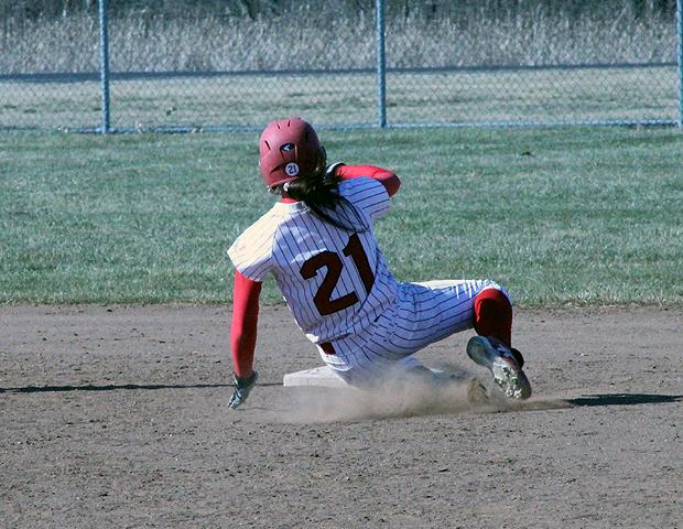 Melanie Iacoangeli, pictured here, had seven stolen bases today as the No. 15 Express swept Sinclair on the road. Photo by Dave Harrand/Owens Sports Information