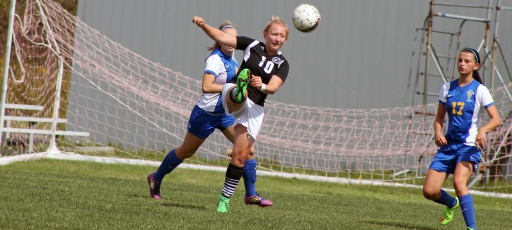 Dayna Kingshott gets creative in the box during today's 5-0 win. Photo by Nicholas Huenefeld/Owens Sports Information