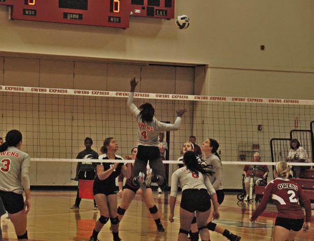Dakia Sellers had 10 kills as the No. 16 Express volleyball team swept Lakeland Community College at home tonight. Photo by Nicholas Huenefeld/Owens Sports Information