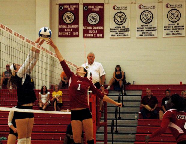 Molly Hilfinger competes for a ball late in the match against Lorain County on Sept. 5. The No. 5 Express won in straight sets. Photo by Nicholas Huenefeld/Owens Sports Information