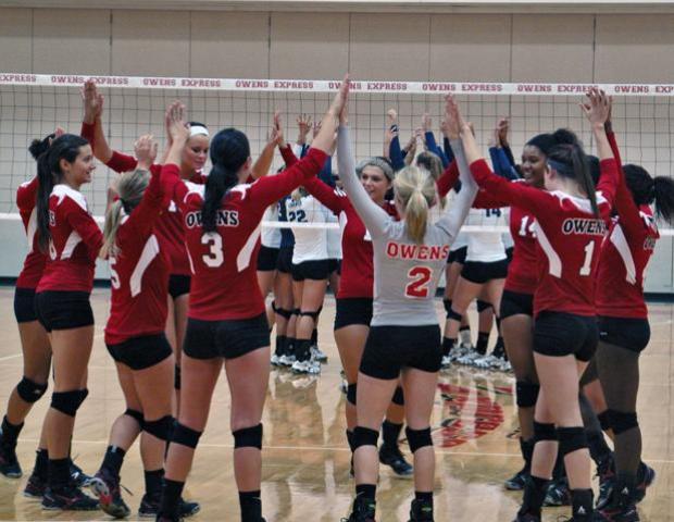 The No. 17 Express advanced in the Region XII tournament Friday night with a three set sweep of Alpena Community College. They will take on Oakland CC at 12 p.m. on Saturday. The double elimination tourney is being held in Grand Rapids, MI. Photo by Nicholas Huenefeld/Owens Sports Information