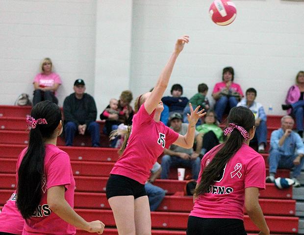 Sara-Turner Smith, pictured here in a recent match, had a season-high 10 kills in today's first match against Kishwaukee College. Photo by Nicholas Huenefeld/Owens Sports Information