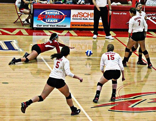 Ciarra Wirick is unable to get to a ball after a block. Photo by Nicholas Huenefeld/Owens Sports Information