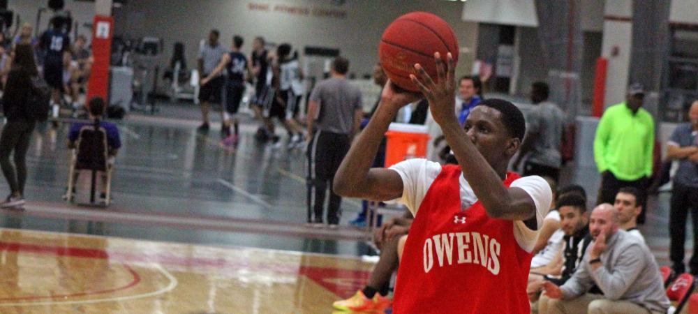 Derrik Jamerson Jr., who has multiple NCAA Division I offers, returns for his second year at Owens in 2016-17.  Photo by Nicholas Huenefeld/Owens Sports Information