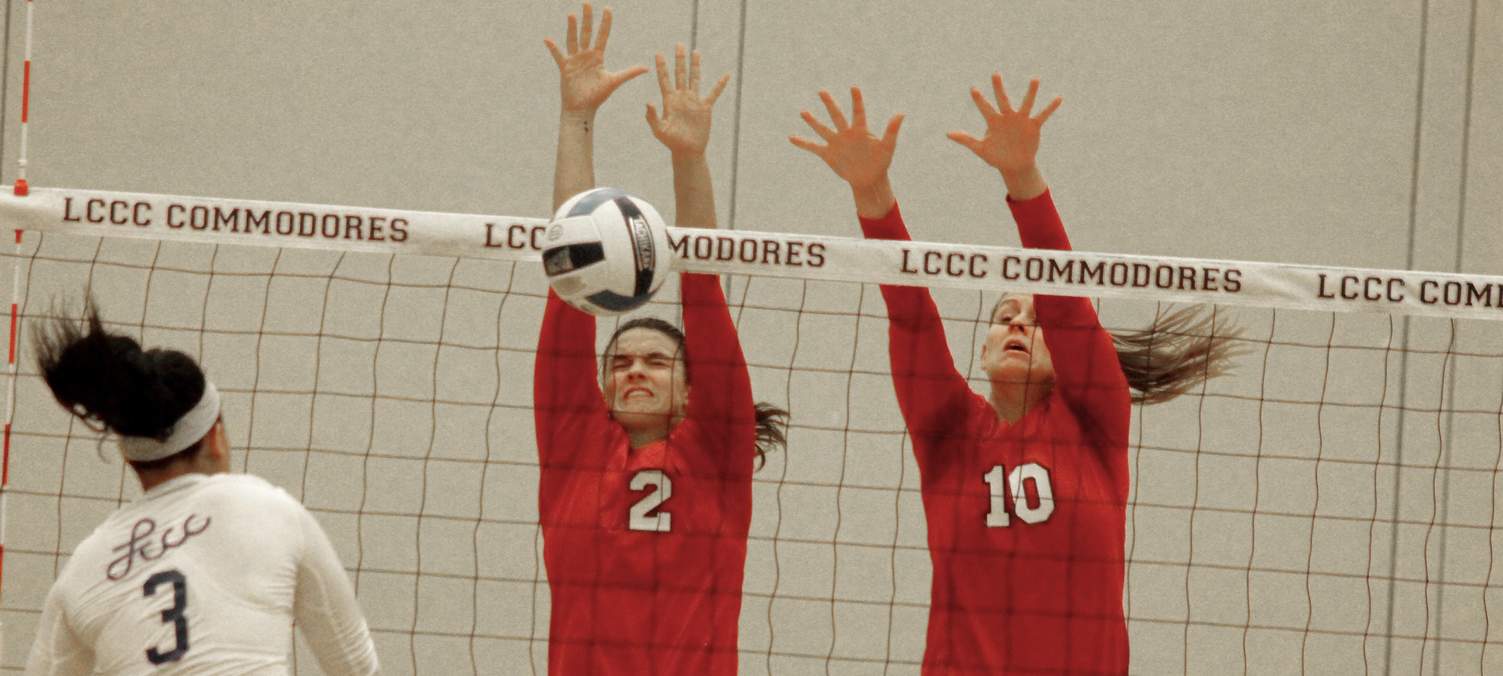 No. 3 Owens Stuffs Lorain County, Wins 29th Straight Conference Match