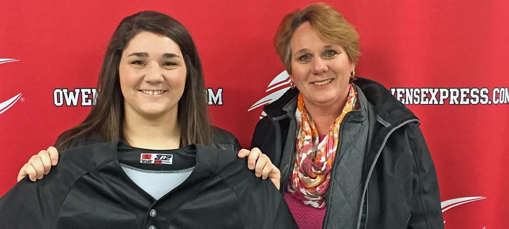 Alexa Schmeltz is pictured here on signing day with her mom. Photo by Owens Sports Information
