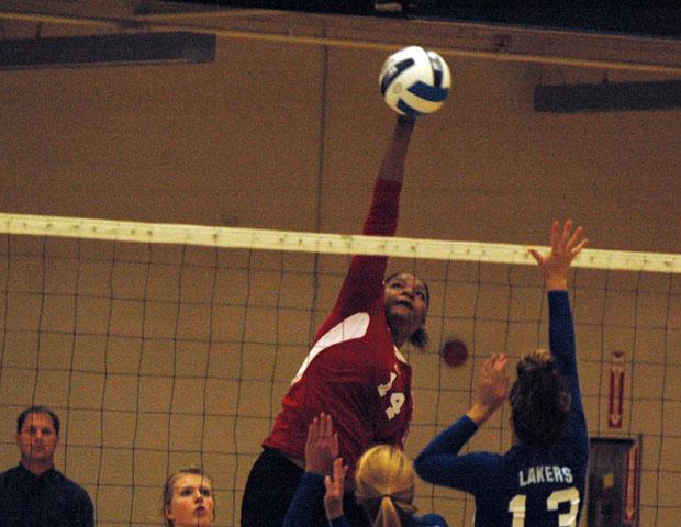 Jazmine Thomas had seven kills, two solo blocks and two assisted blocks as the No. 5 Express pushed their winning streak to eight. Photo by Nicholas Huenefeld/Owens Sports Information